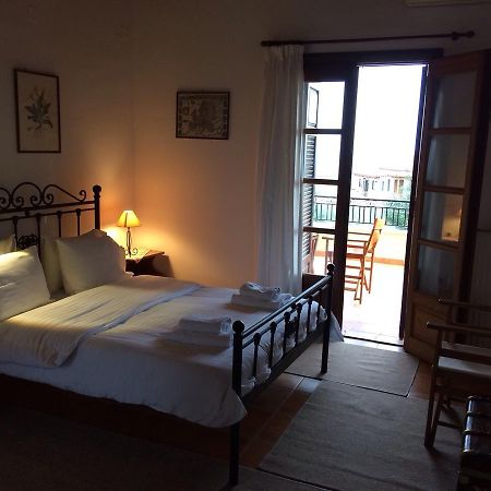 Alexandraki Rooms พูลิธรา ภายนอก รูปภาพ